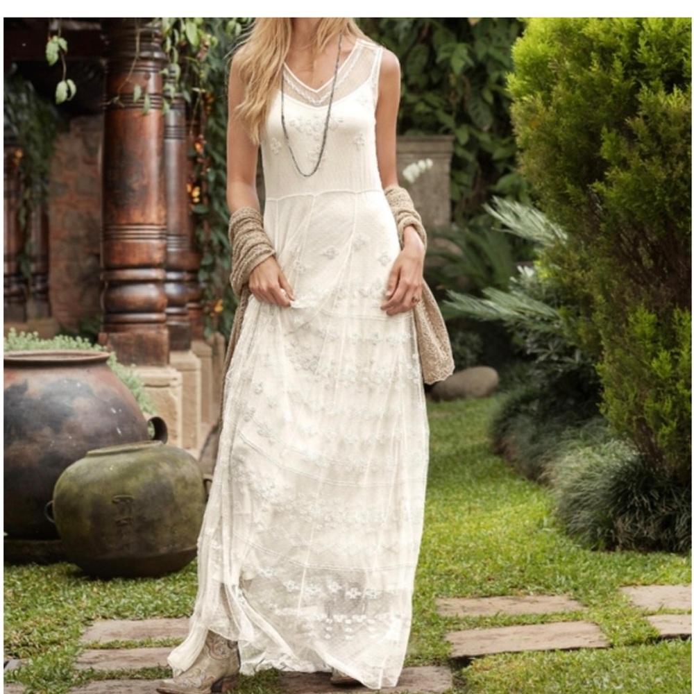 Elegant Sundance Cream Lace Maxi Dress
